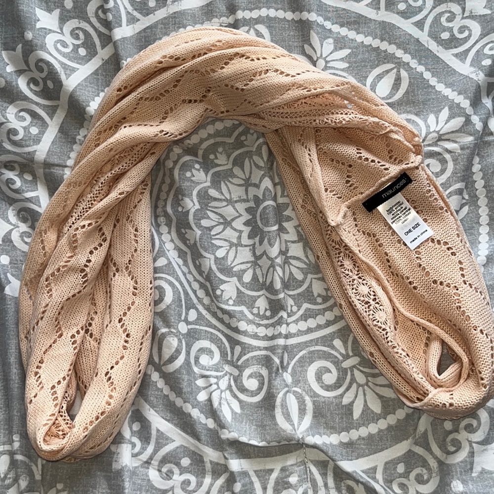 maurice’s scarf